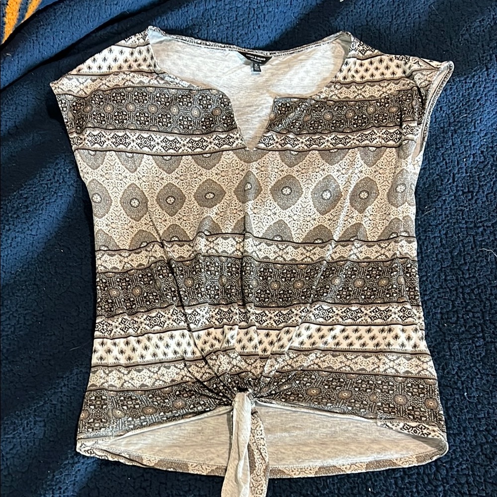 Lucky Brand Cream and Brown Cap Sleeve Tie Front Blouse